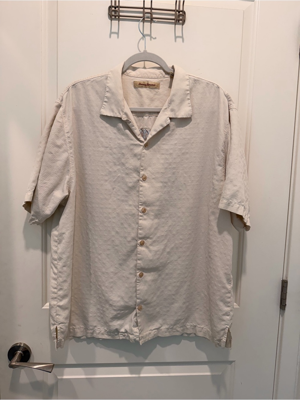 Tommy Bahama "I Dream of Tini" Silk Short Sleeve Resort
Shirt Size XL